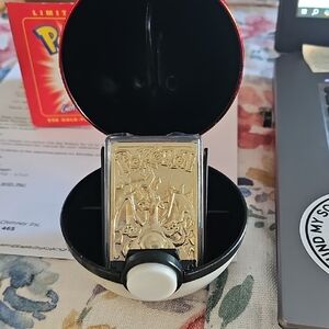 RARE 1999 - CHARIZARD -Pokemon Special Edition 23 Karat Gold Plated Trading Card